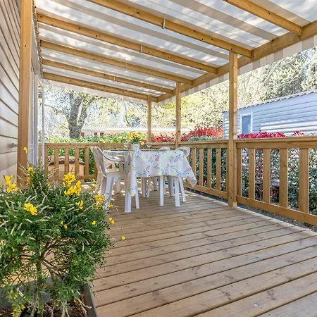Mobilehome Familial مكان تخييم Gastes